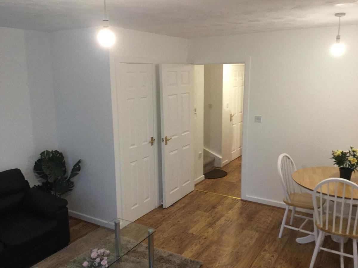 Quiet Residential Area Within Easy Reach Of Town Appartement Manchester Buitenkant foto